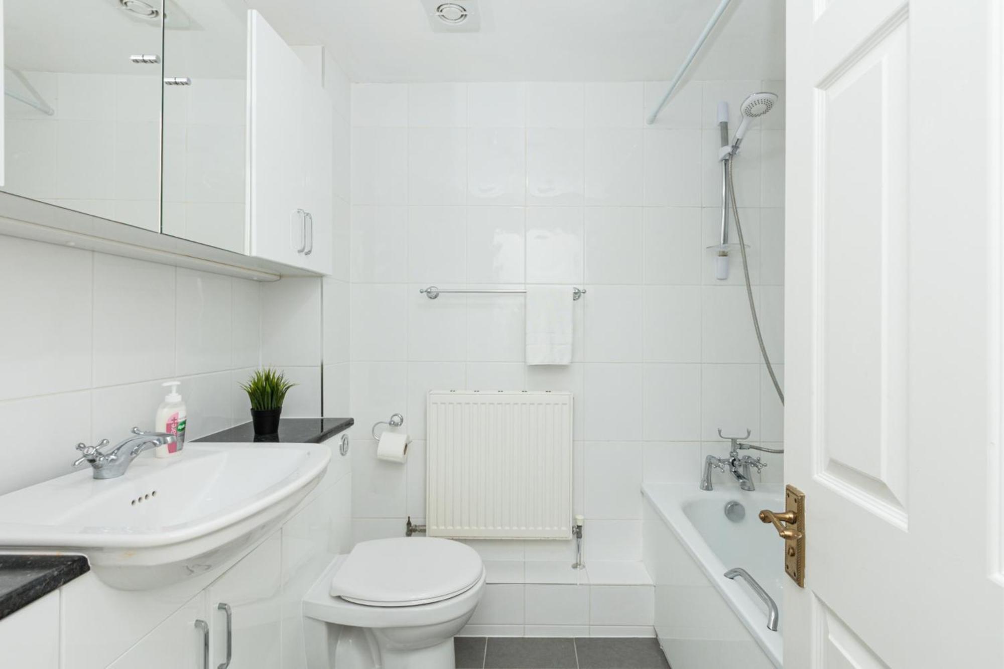 Charming 1Br Flat, Canning Town, Excel, City Hall ロンドン エクステリア 写真